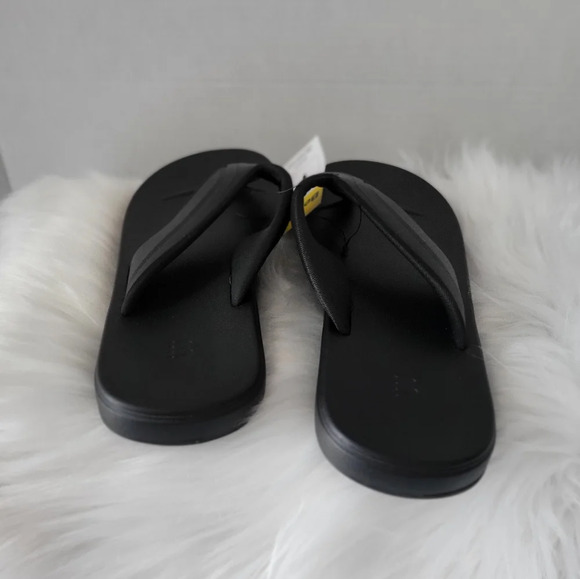 NEW Bench Men Black Flip Flops, Size 7 - Picture 3 of 5